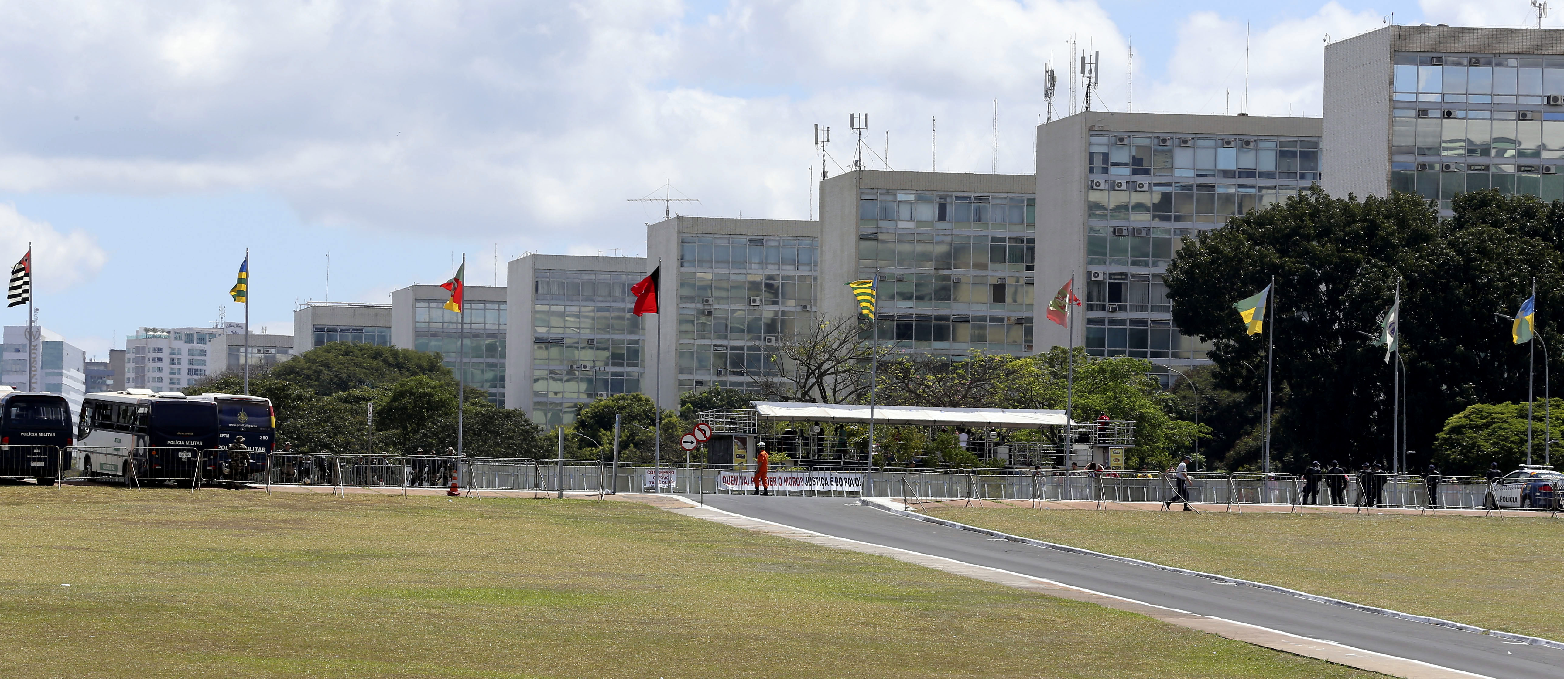 Brasília - Vista do Congresso para a Esplanada dos Ministérios (Valter Campanato/Agência Brasil)