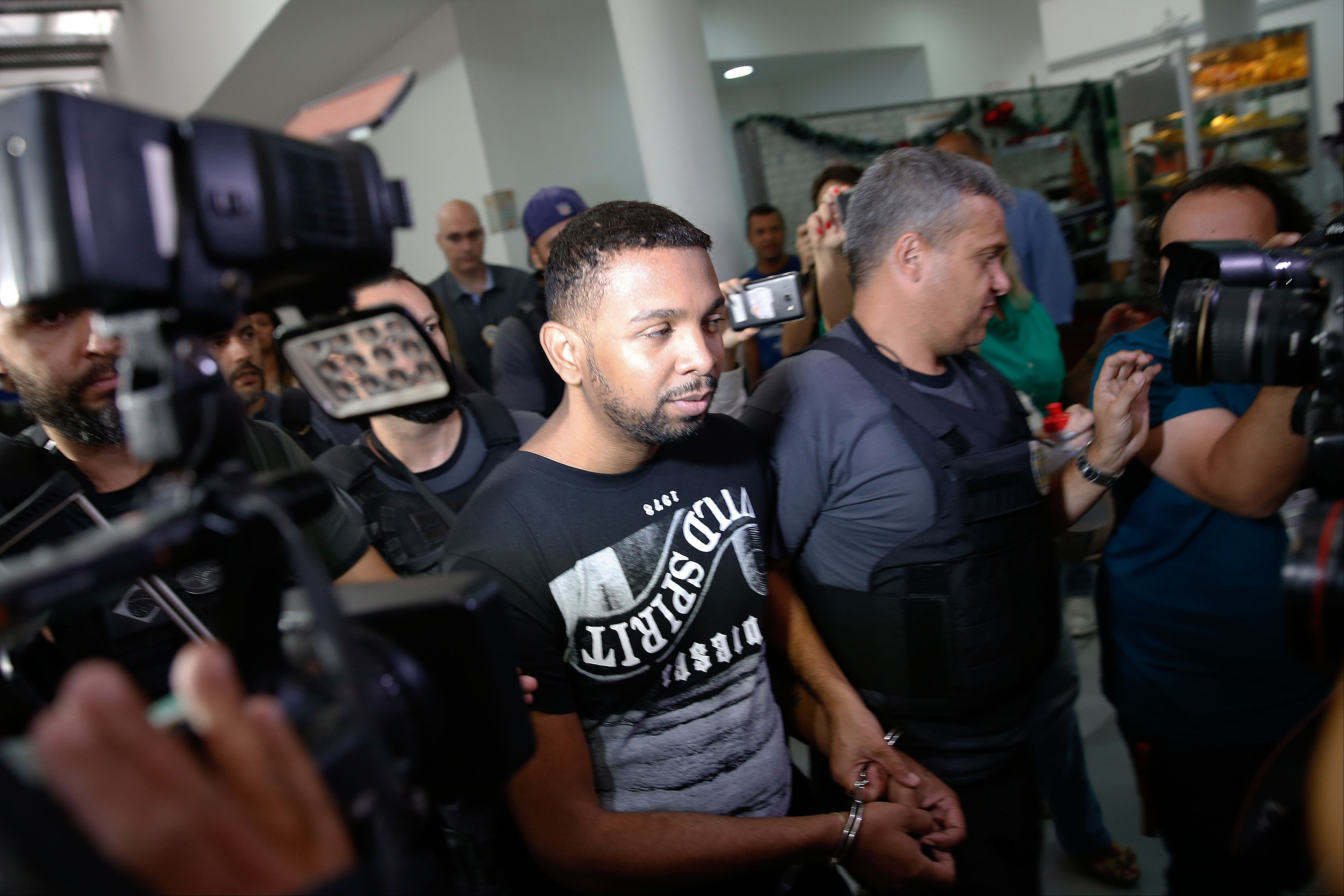 Rio de Janeiro - As forças de segurança do Rio prenderam na favela do Arará, zona portuária, um dos traficantes de drogas mais procurados da cidade, Rogério Avelino de Souza, o Rogério 157 (Tânia Rego/Agencia Brasil)