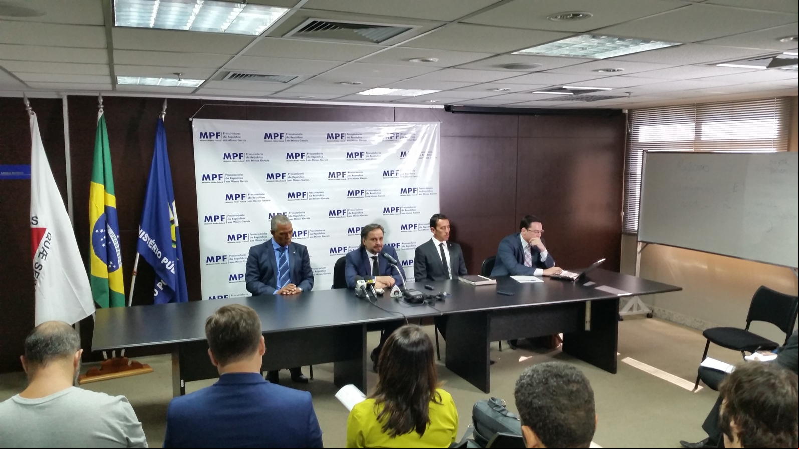 MPF quer aumentar multa às mineradoras responsáveis pelo rompimento da barragem de rejeitos no município de Mariana (MG)