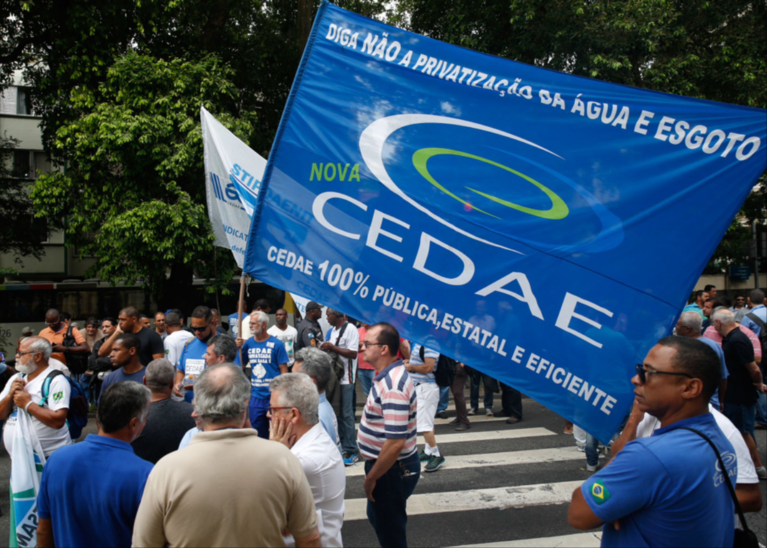 Rio de Janeiro - Durante o leilão, houve manifestação de funcionários da companhia (Fernando Frazão/Agência Brasil)