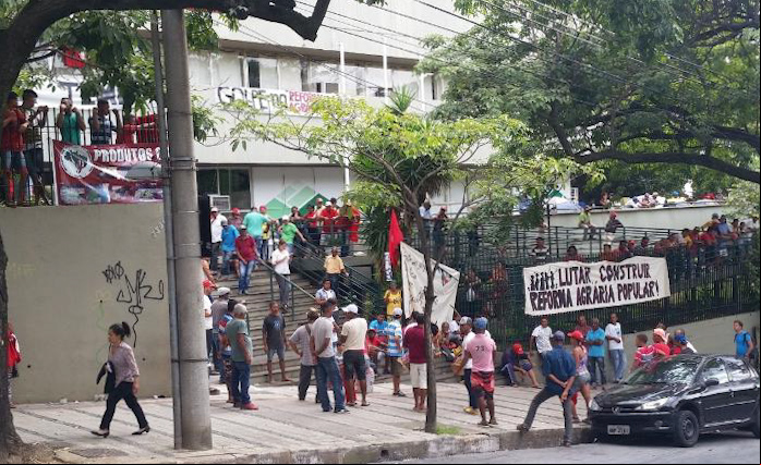 Integrantes do MST ocupam sede do Incra em Belo Horizonte