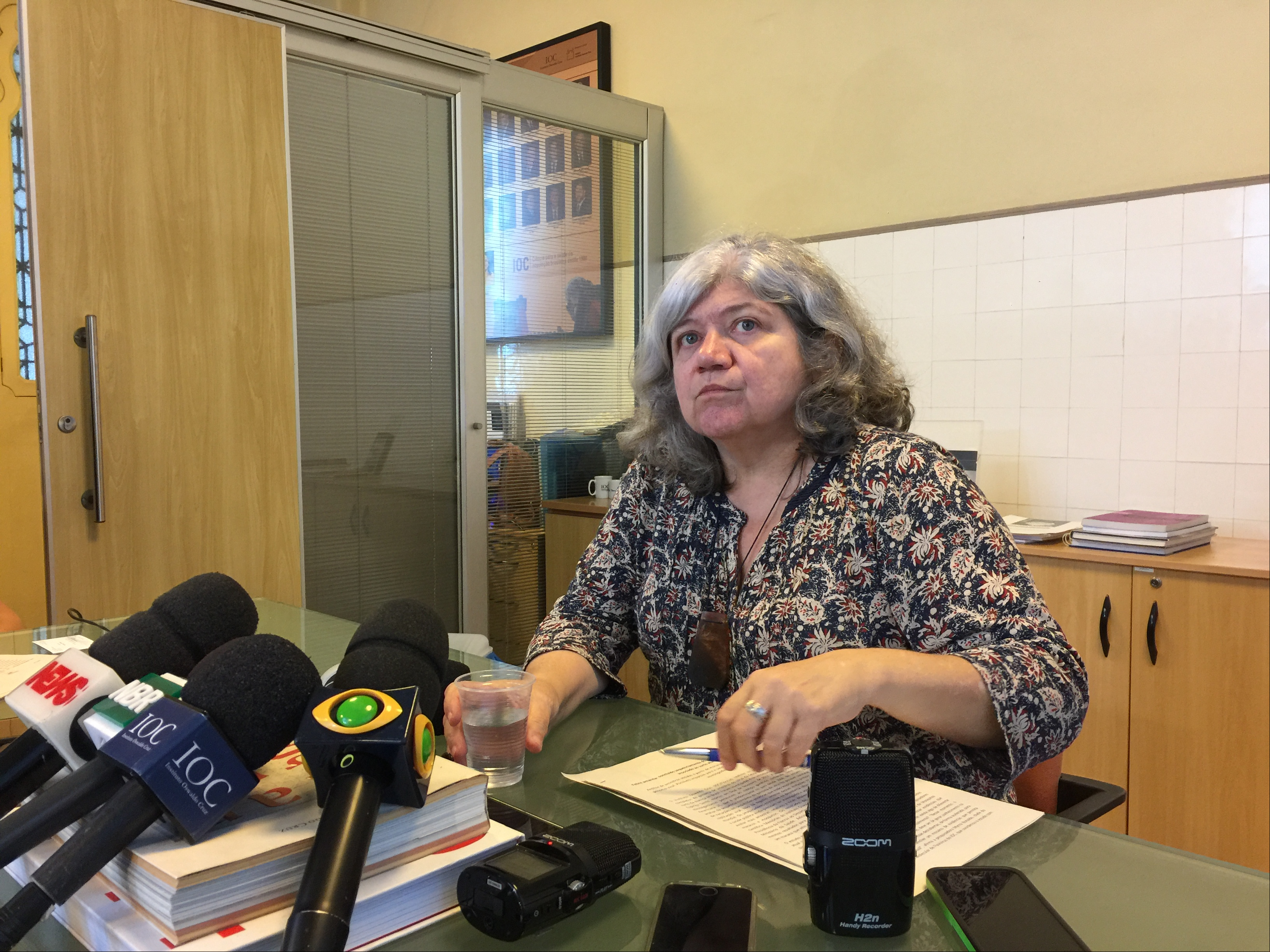 Rio de Janeiro - A pesquisadora Myrna Bonaldo garantiu que a vacina contra a febre amarela não perde eficácia após a constatação de mutações no vírus da doença feita pelo Instituto Oswaldo Cruz (Cristina Indio